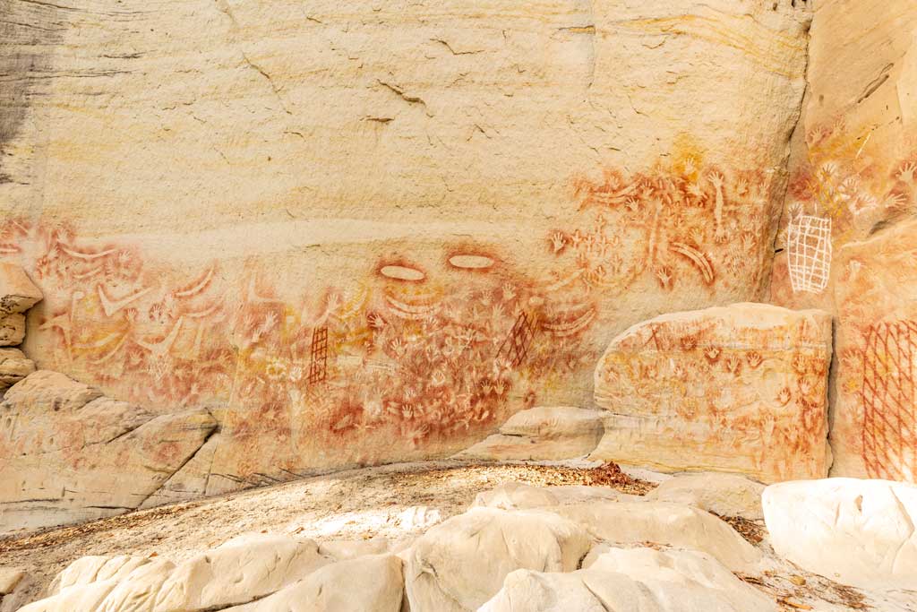 Aboriginal rock art - the Art Gallery, Carnarvon Gorge