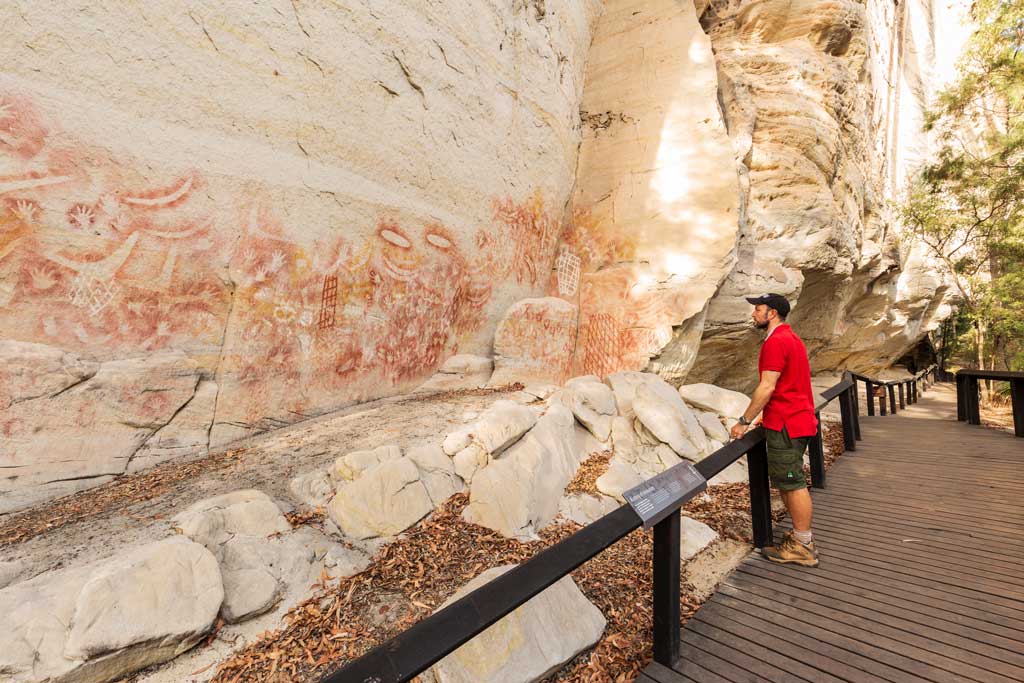 Aboriginal rock art - the Art Gallery, Carnarvon Gorge